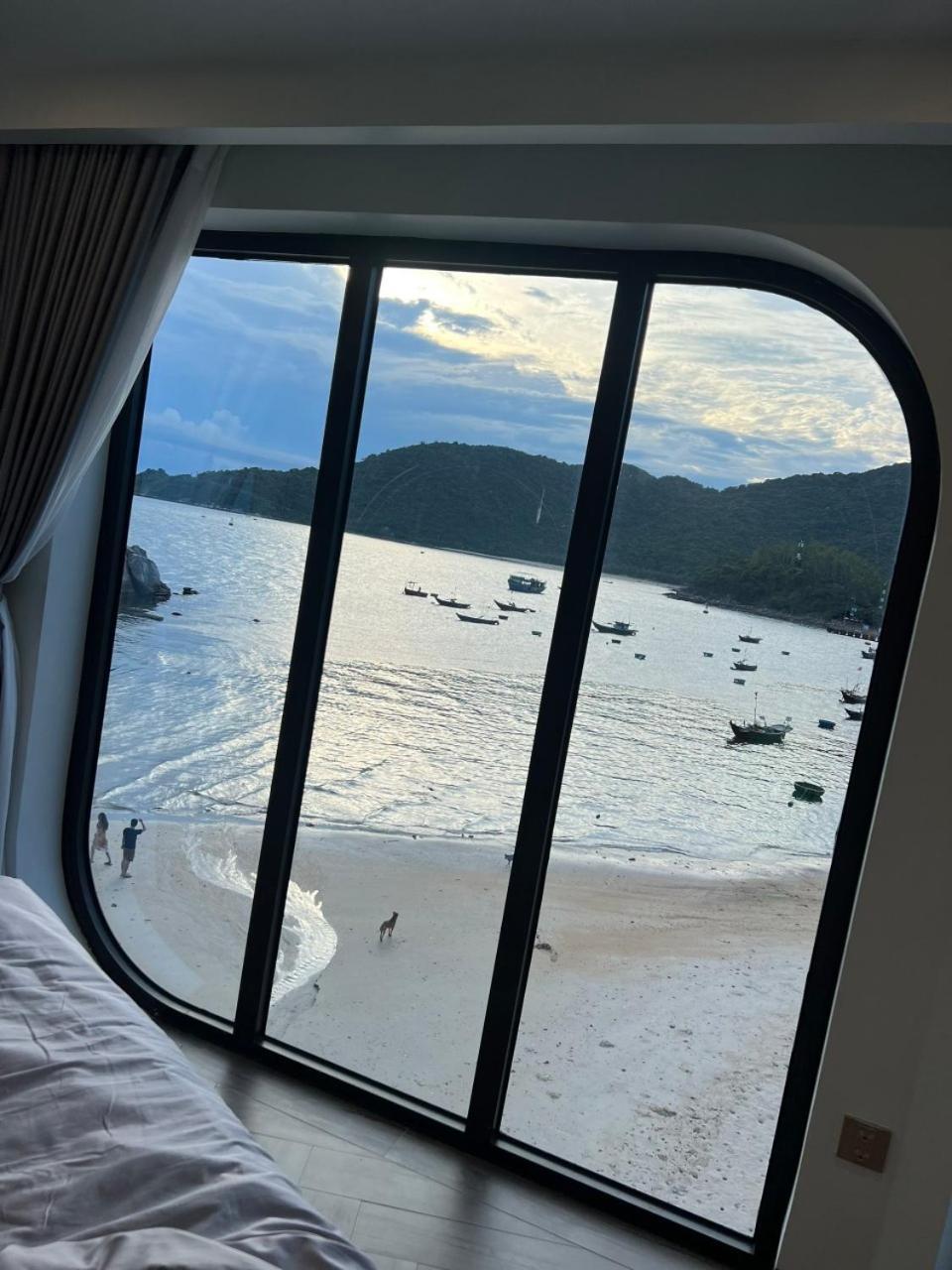 The Coral Homestay & Pub Tân Hiệ Eksteriør billede