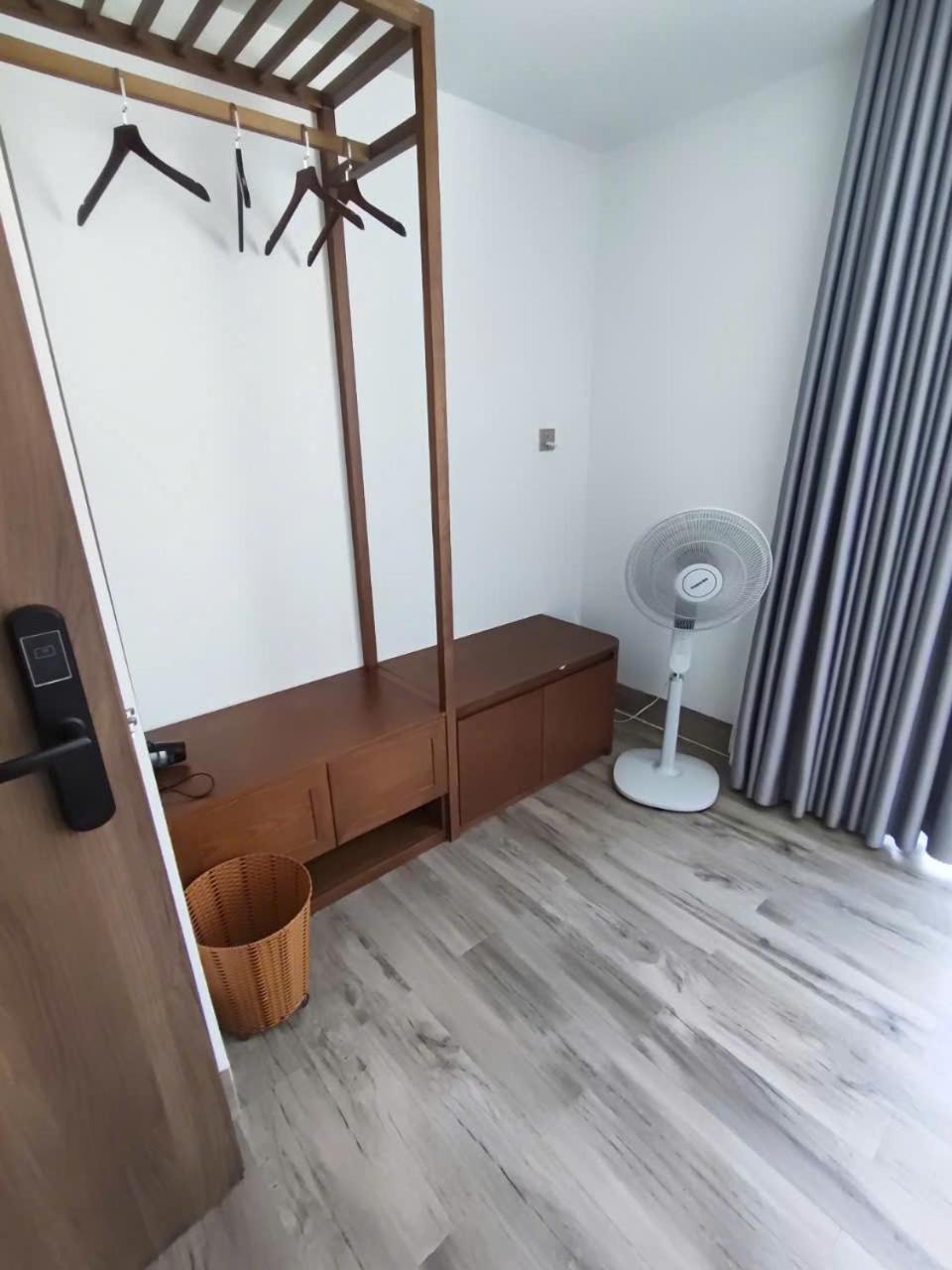 The Coral Homestay & Pub Tân Hiệ Værelse billede